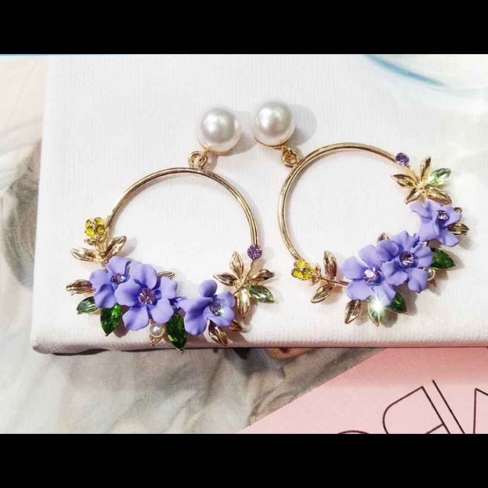 ●NEW purple flowers earrings with faux pearls
